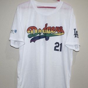Dodgers Los Angeles MLB LA Pride Night LGBTQ Stadium 2021 Rainbow Tee Shirt XL